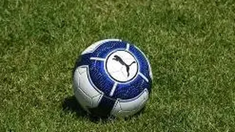 中国队网球联合杯首战以3-0完胜巴西，人民日报客户端记录胜利开篇